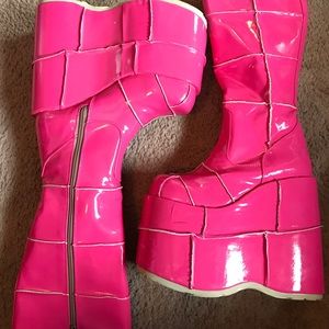 *!NEVER WORN *Pink Demonia Platform Stacks Boot